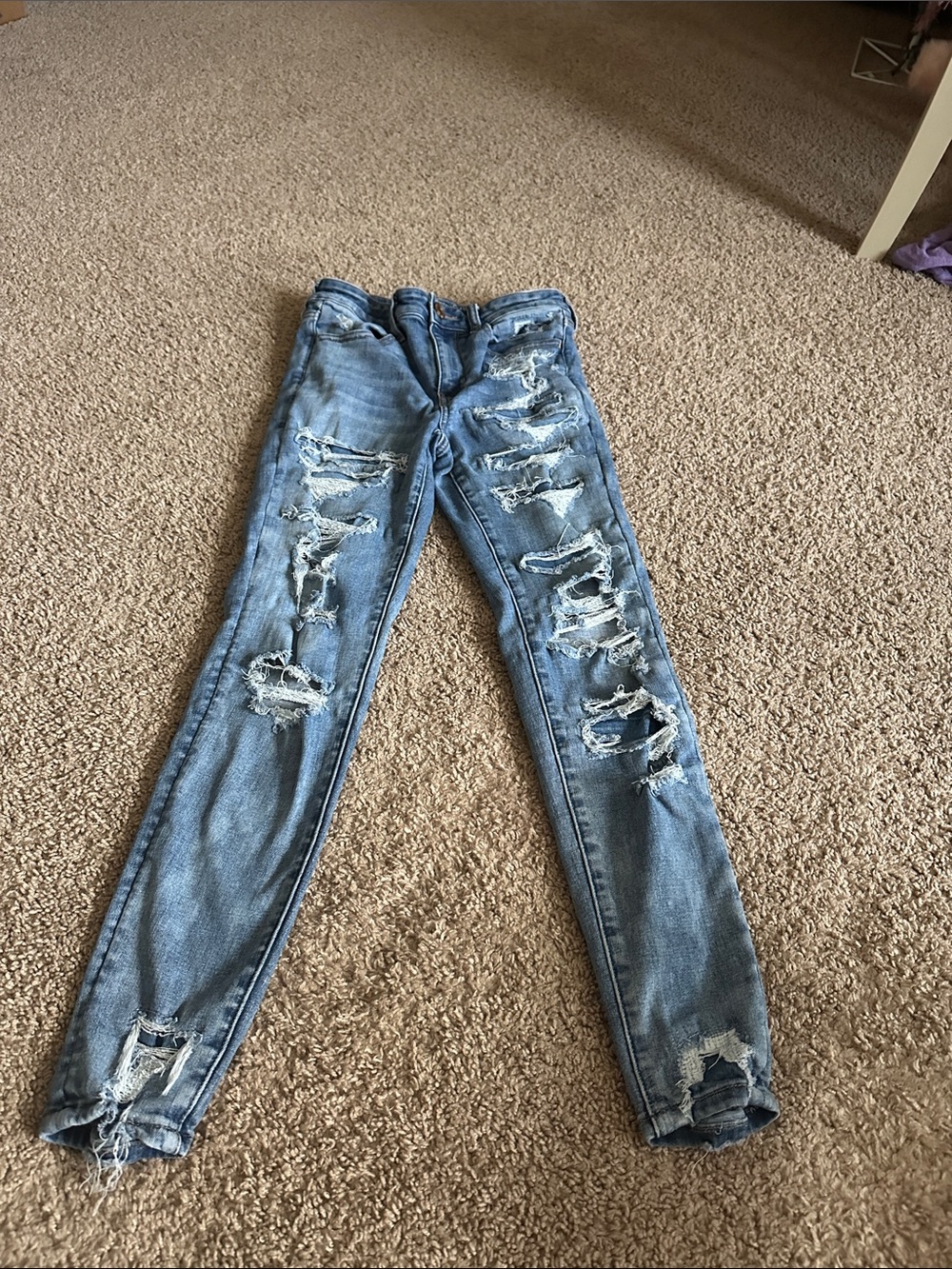 American Eagle Outfitters Light Blue Distressed Skinny Jeans